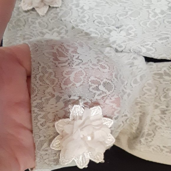 Grey Lace, Summer Wedding Driving Touch Screen Gloves, Flower Detail. Medium - Picture 5 of 9